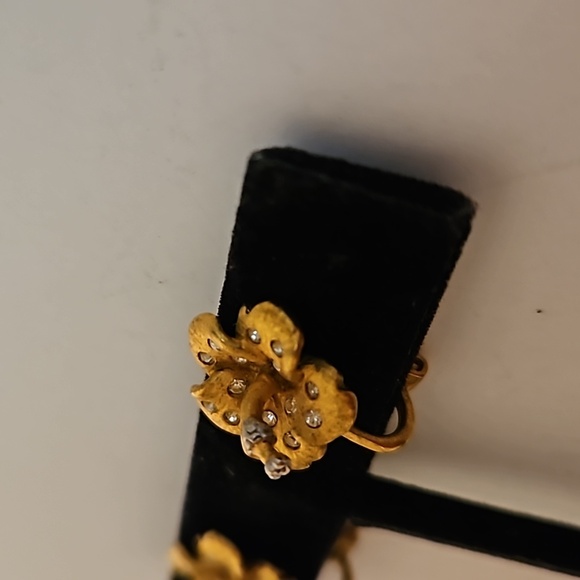 RDH Hibiscus Rhinestone & Goldtone Clip-on Earrings - Picture 4 of 7